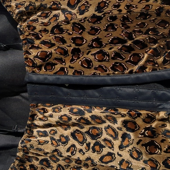 Leopard print velveteen corset  like new and matching thong. - Picture 2 of 6